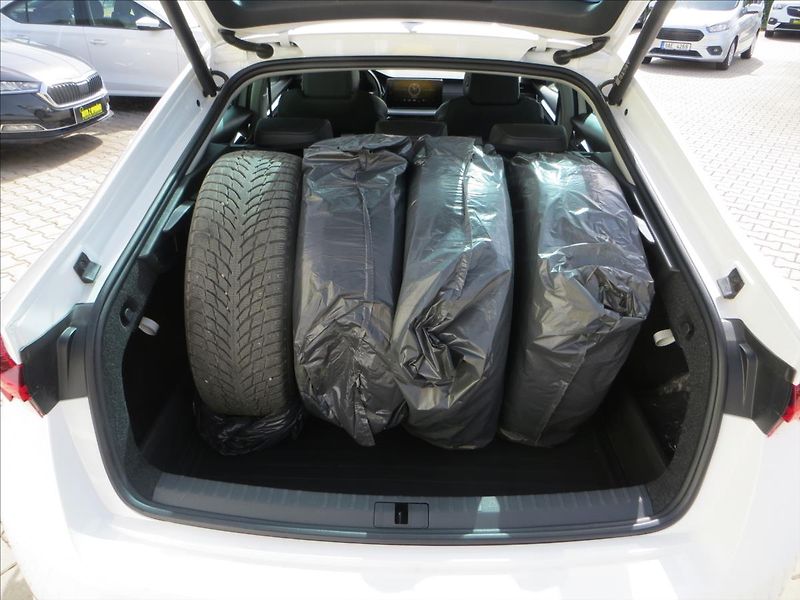 Škoda Octavia 2,0 TDI Style ČR Kamera Výhřev - fotka 7 z 29