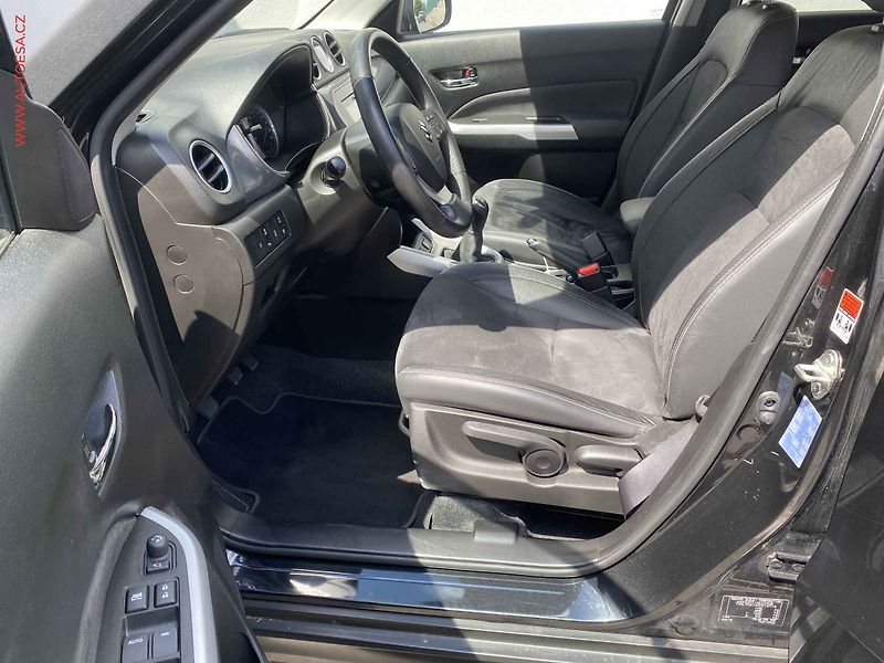 Suzuki Vitara (2018) 1.6VVT Elegance, ČR - fotka 9 z 20