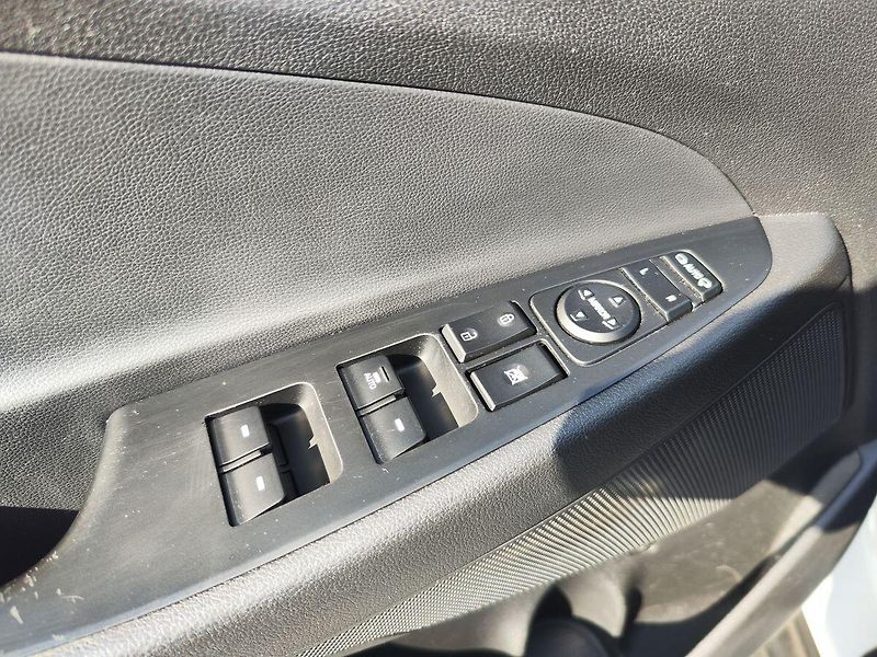 Hyundai Tucson 1.6 T-GDI/130kW Trikolor - fotka 28 z 29