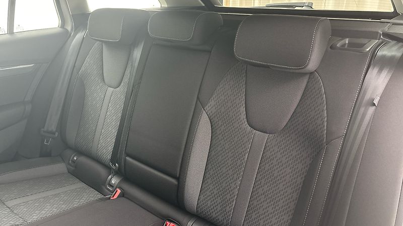 Škoda Octavia 2.0 TDI DSG Style Combi - fotka 16 z 29