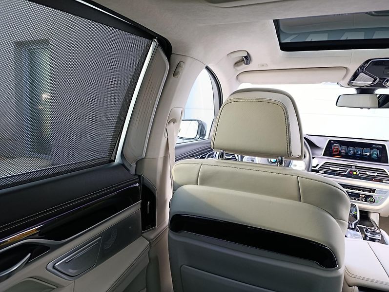 BMW Řada 7 750Li xDRIVE ČR 1.MAJ DPH - fotka 34 z 47