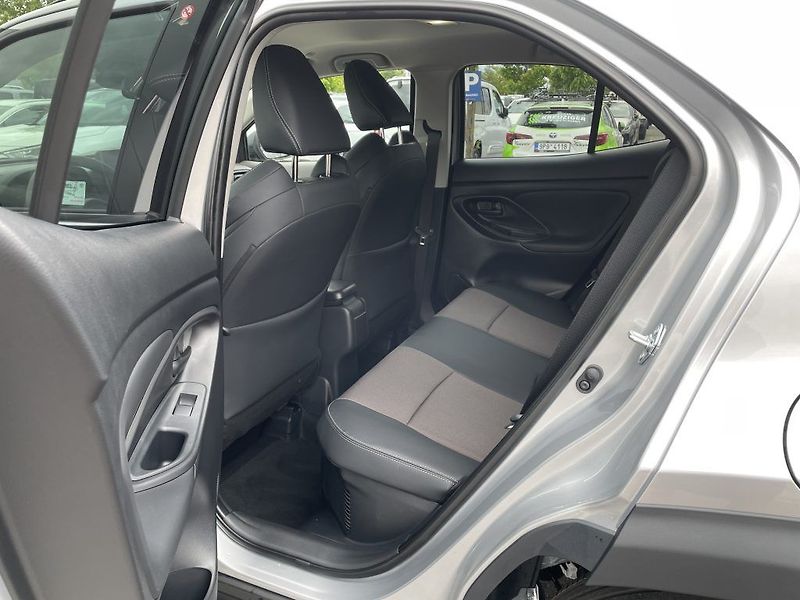 Toyota Yaris Cross 1.5 Hybrid 130k ODBĚR 6/2026 - fotka 13 z 29