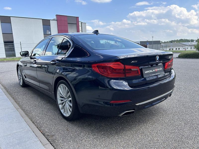 BMW Řada 5 5540i xDrive Luxury Line - fotka 7 z 37