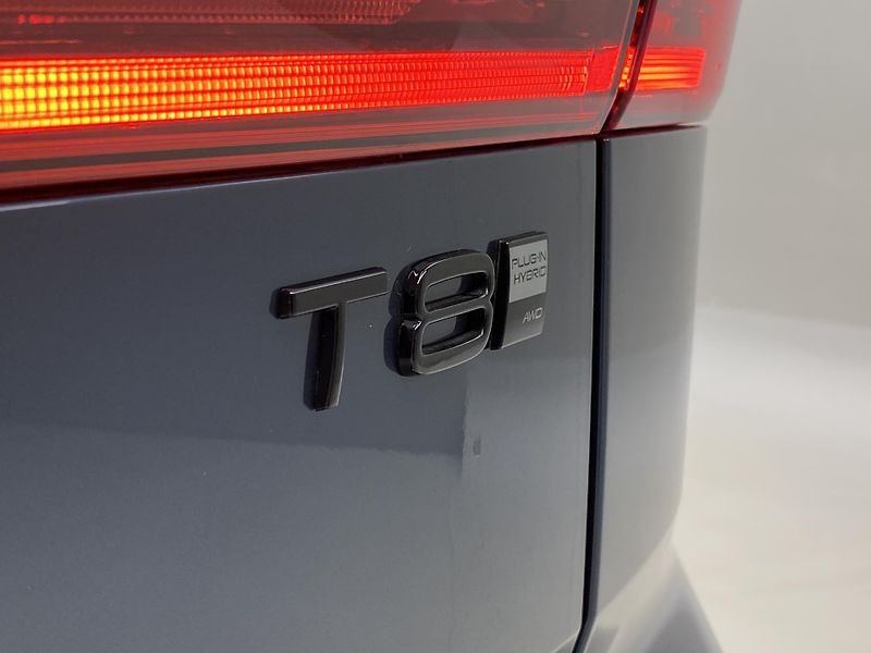 Volvo XC60 T8 AWD RECHARGE BLACK EDITION - fotka 39 z 61