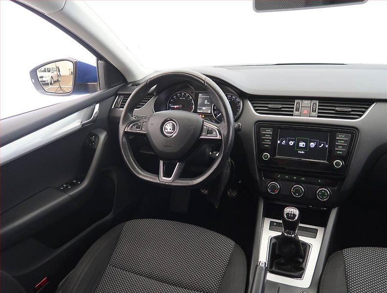 Škoda Octavia (2017) Ambition 1.6 TDI, Tempomat - fotka 7 z 20