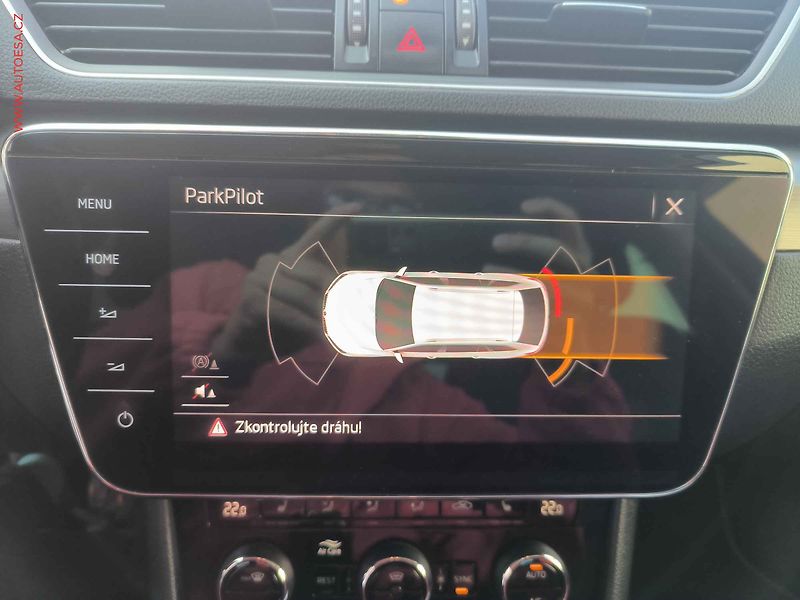 Škoda Superb (2019) 2.0 TDi, navi, bixen - fotka 18 z 27