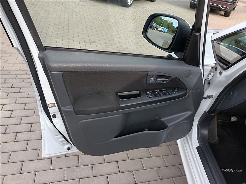 Suzuki SX4 1,6 VVT,79KW,VÝHŘEV,SERVIS, - fotka 16 z 38