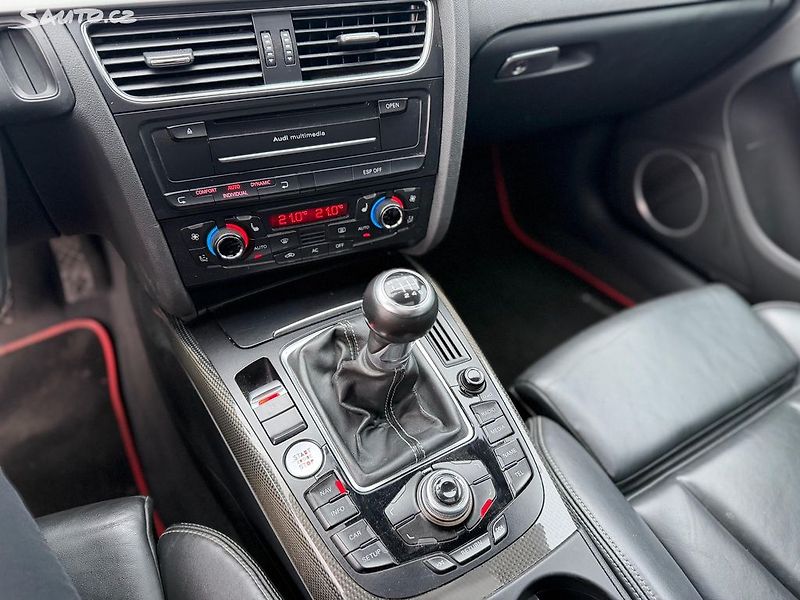 Audi S4 Manual QUATTRO - fotka 14 z 15