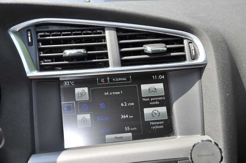 Citroën C4 1.2i 81kW - fotka 11 z 16