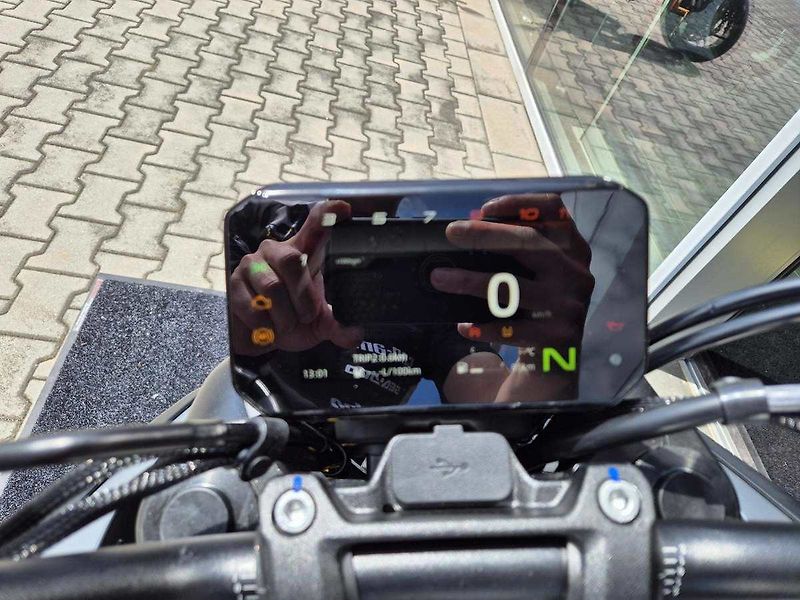 CFMOTO (2026) 125 NK - fotka 38 z 39