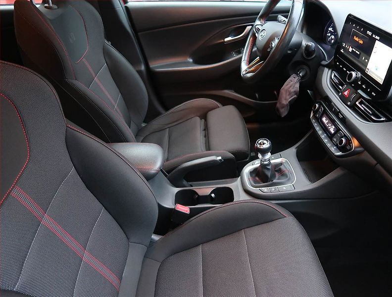 Hyundai i30 (2021) N-Line 1.5 T-GDI MHEV - fotka 9 z 14
