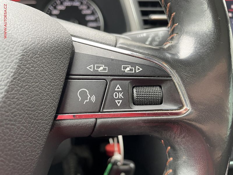Seat Leon (2015) 2.0 TDi 4x4, X-Perience, DSG - fotka 13 z 20