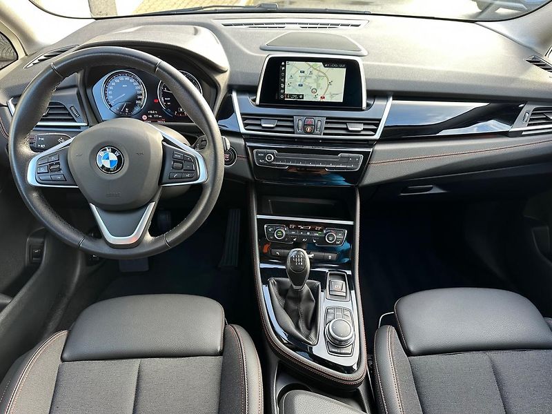 BMW Řada 2 (2019) 216i Gran Tourer - CZ - DPH - fotka 11 z 26