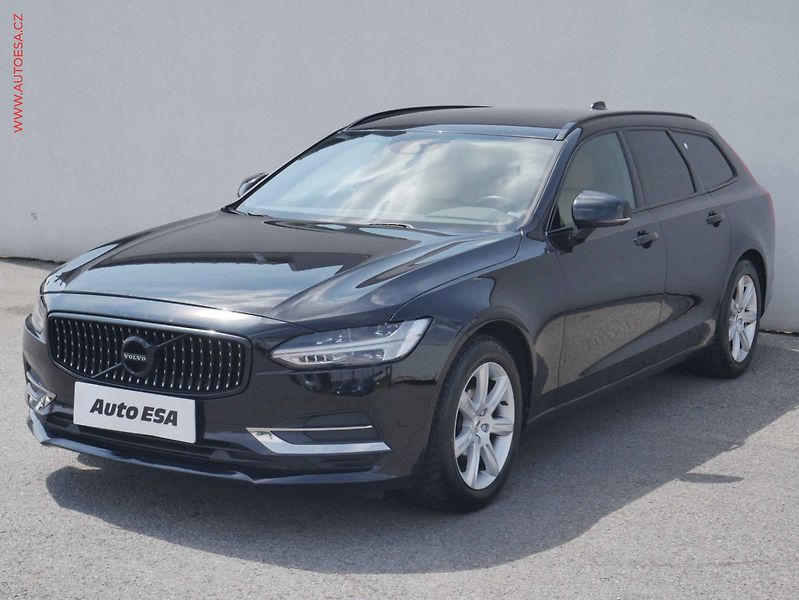 Volvo V90 (2018) 2.0 D, Momentum - fotka 3 z 3