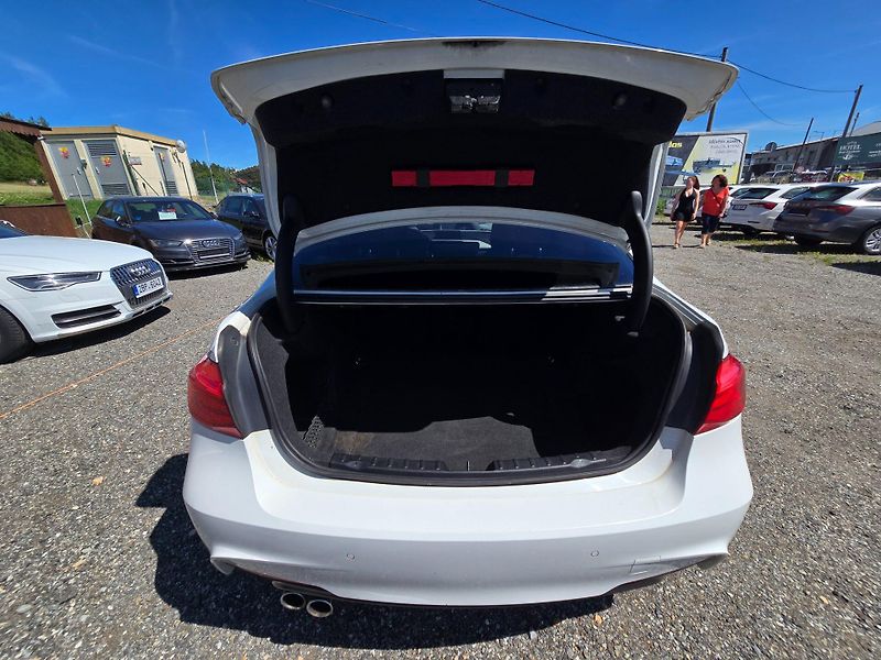 BMW Řada 3 (2017) 320d MPacket xDrive 140kW - fotka 16 z 22
