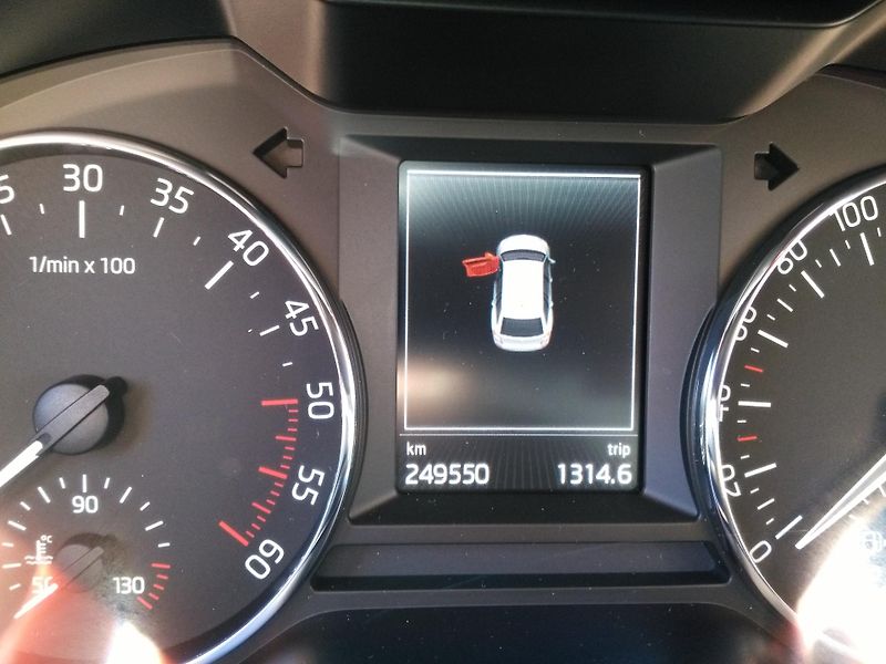 Škoda Octavia 1,6 TDI * DSG * /77 kW/ - fotka 18 z 40
