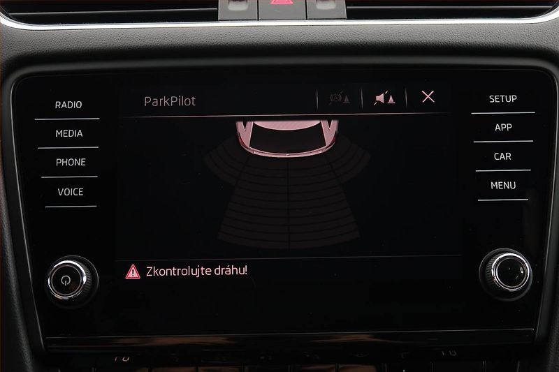 Škoda Octavia (2018) Style Plus 1.6 TDI, Tempomat - fotka 16 z 18