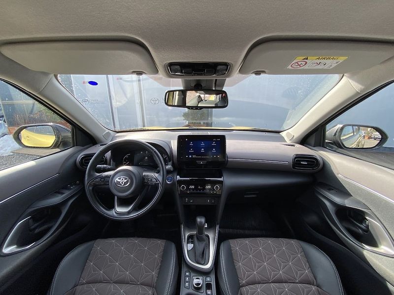Toyota Yaris Cross 1.5HSD, ČR-1m, Executive, 4x4 - fotka 14 z 34