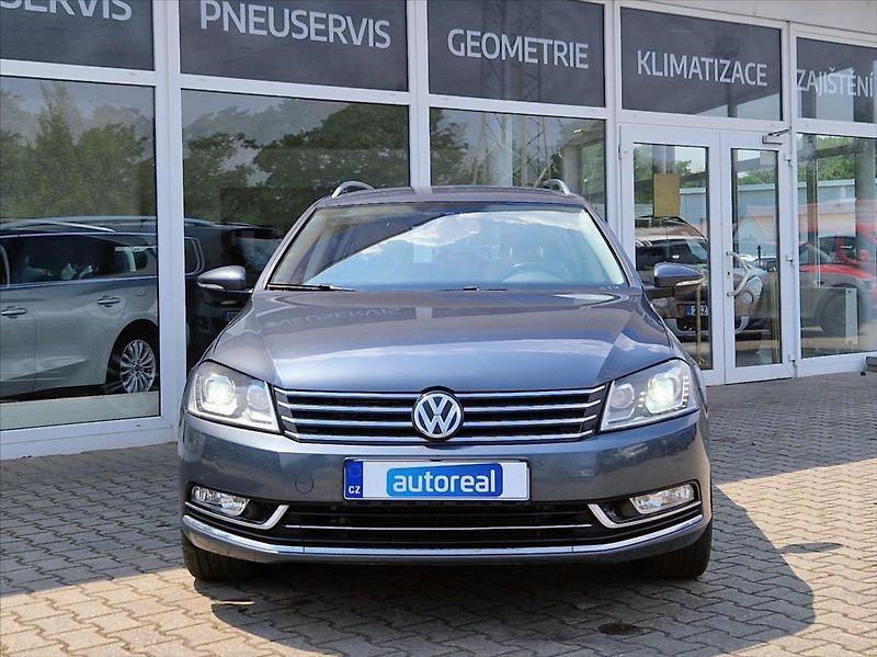 Volkswagen Passat 2,0 TDi 4MOTION KŮŽE KAMERA - fotka 8 z 37