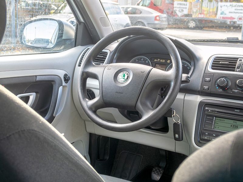 Škoda Fabia (2008) 1.4i 16V 63KW – ESP - fotka 11 z 37