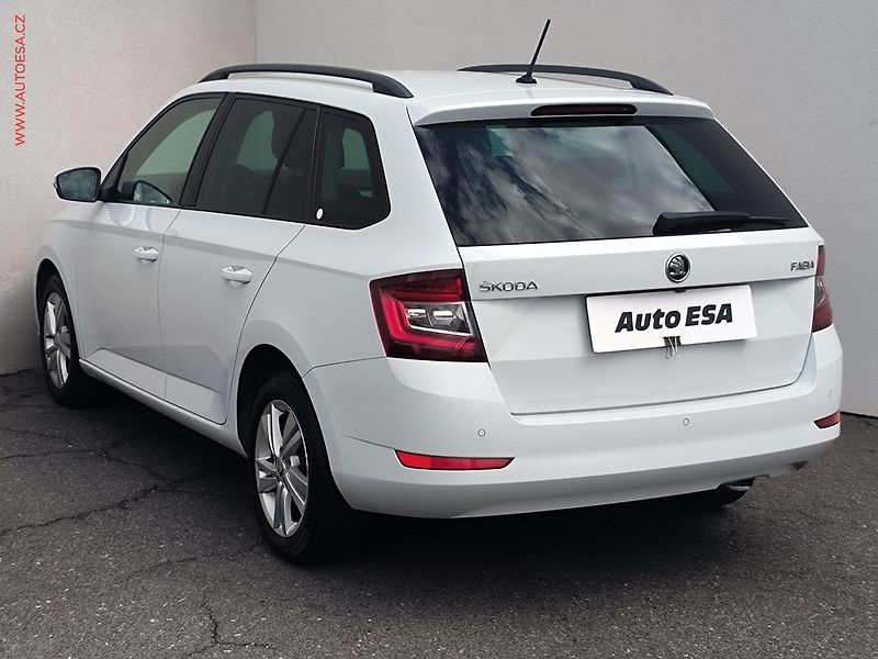 Škoda Fabia (2019) 1.0 TSI, ČR, Style, navi, LED - fotka 6 z 23