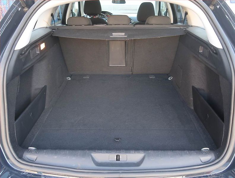 Peugeot 308 (2019) 1.2 PureTech, Serv.kniha - fotka 13 z 17