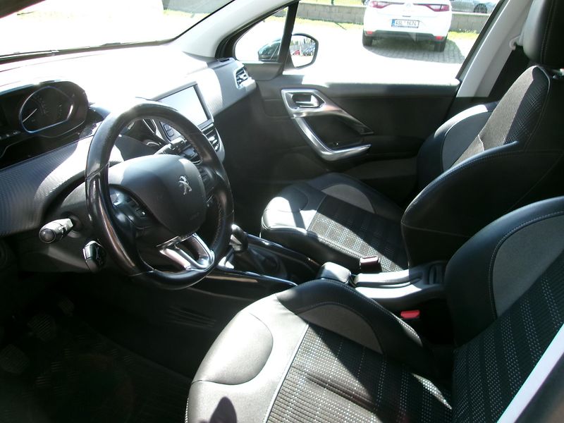 Peugeot 2008 1.6 HDI - fotka 11 z 22