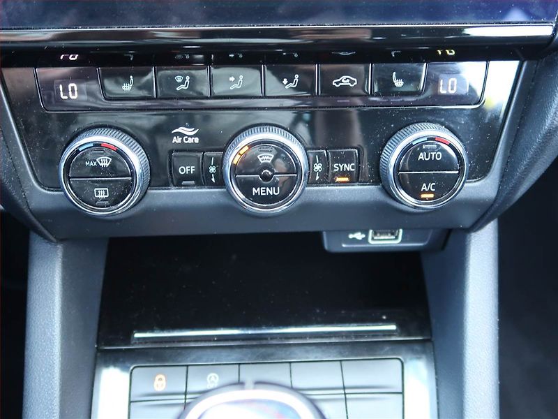 Škoda Octavia (2018) 1.5 TSI, Navi, Tempomat - fotka 12 z 18
