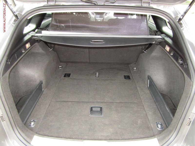 Hyundai i40 (2019) 1.6CRDi, ČR, AC, navi, kamera - fotka 7 z 22