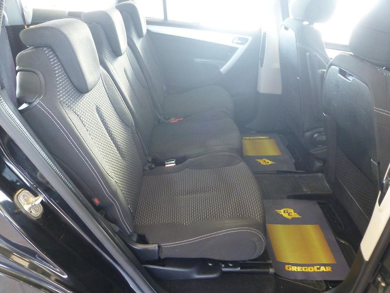 Citroën Grand C4 Picasso (2013) 1,6HDI*NAVI*TAŽNÉ*PARK.S*7MÍST - fotka 24 z 28