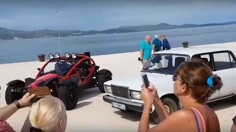 Studiový stan The Grand Tour.