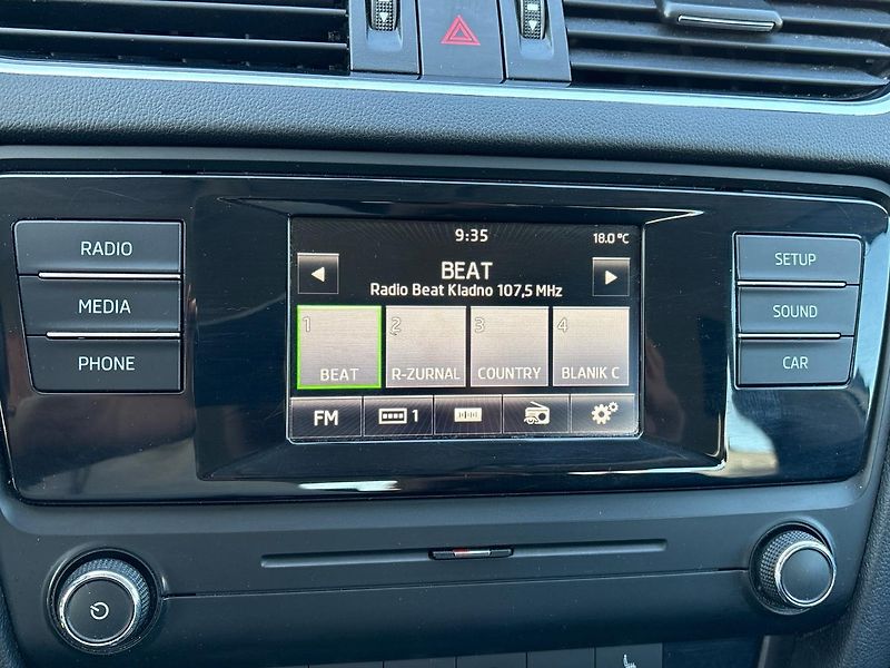 Škoda Octavia (2014)  1.6 TDI CR DPF Ambition Combi - fotka 12 z 18