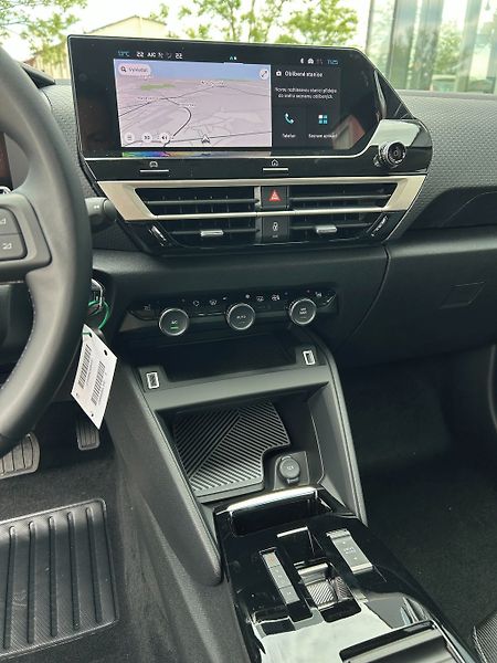 Citroën C4 (2025) PLUS 1.2 PureTech 1 - fotka 8 z 15