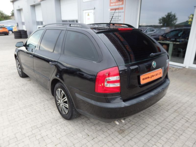 Škoda Octavia 1,6 75kW KLIMA, ABS, ESP - fotka 5 z 12