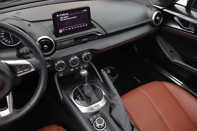 Mazda MX-5 (2023) 2.0 - fotka 8 z 19