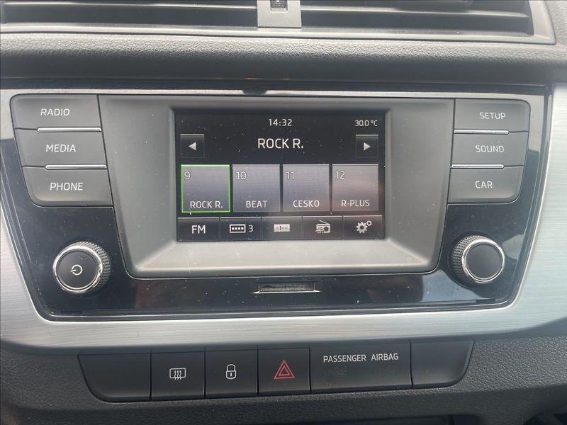 Škoda Fabia 1,4 TDi 66kw Klima FrontAssist - fotka 19 z 32