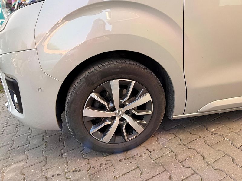 Toyota ProAce Verso 2.0-1.MAJ-DPH-AUT-BUSINESS - fotka 18 z 33