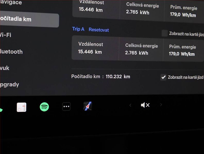 Tesla Model Y (2022) Long Range AWD 79kWh, SoH 91% - fotka 9 z 19