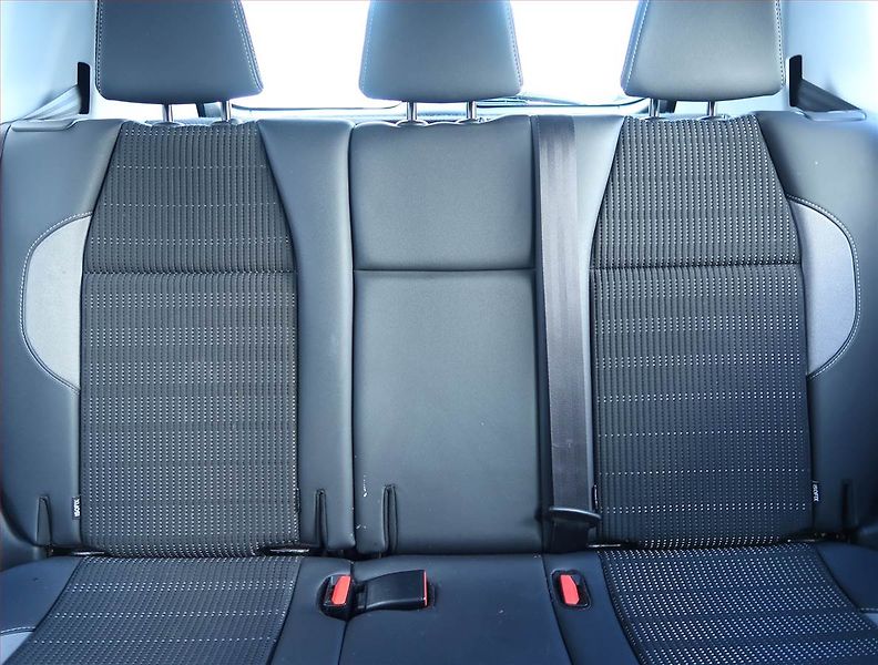 Peugeot 2008 (2018) 1.2 PureTech, Automat - fotka 10 z 18