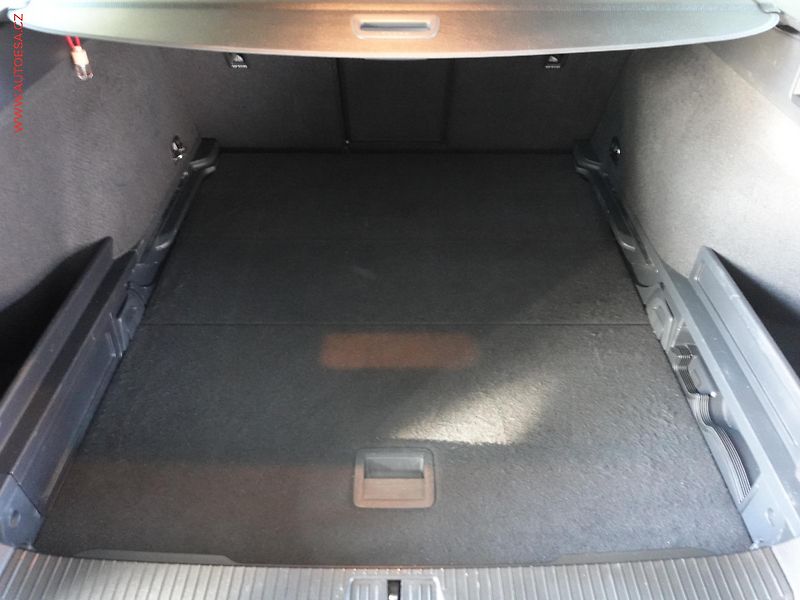 Volkswagen Passat (2015) 2.0 TDi, DSG, park.asist - fotka 7 z 21