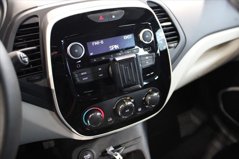 Renault Captur Experience TCe CZ/1.Maj/Fullse - fotka 15 z 22