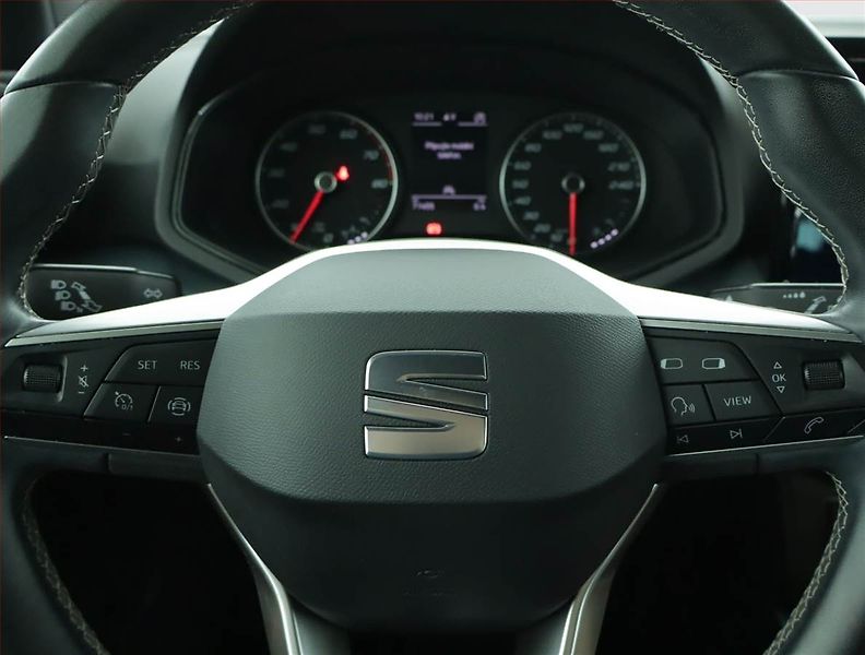 Seat Arona (2023) Xperience 1.0 TSI, Navi - fotka 18 z 19
