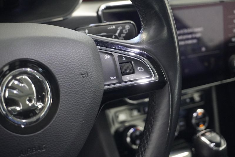 Škoda Superb 1,5 TSI SPORT LINE DSG - fotka 18 z 40