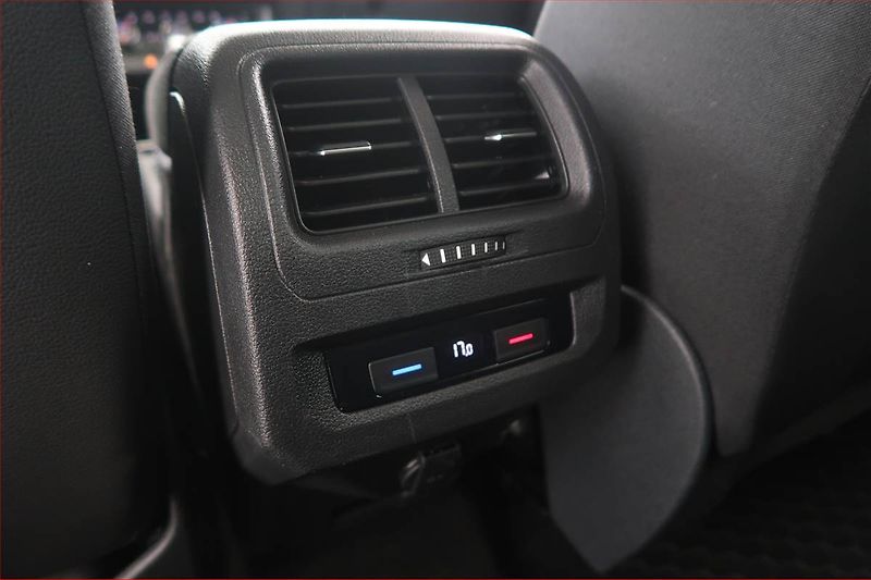 Volkswagen Touran (2019) Comfortline 1.6 TDI, Automat - fotka 17 z 18