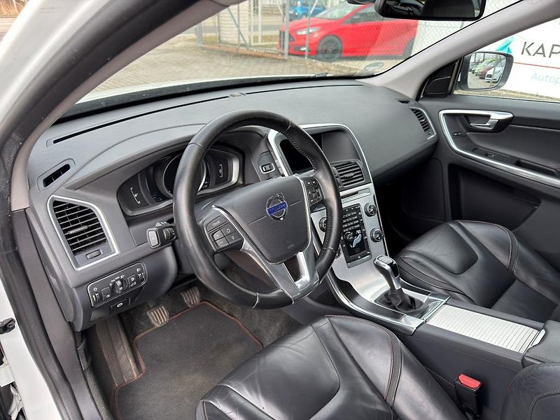 Volvo XC60 2.0 D3 110 kW OCEAN RACE - fotka 12 z 19