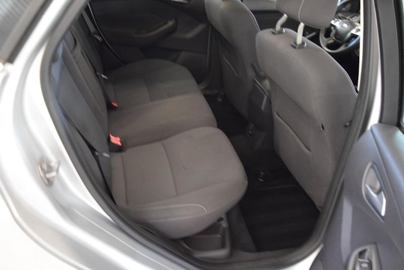 Ford Focus 1.6 TDCI CEBIE - fotka 12 z 34