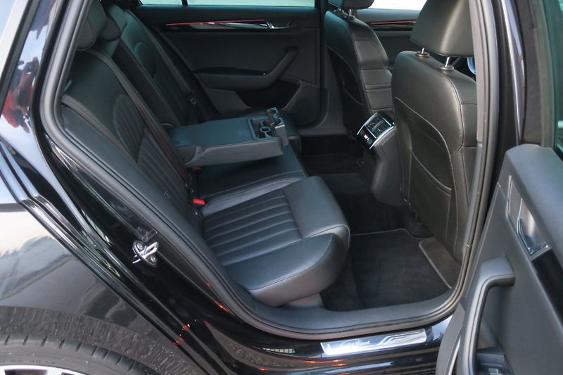 Škoda Superb (2017) 2.0 TDI 140kW 4x4 L&K DSG - fotka 42 z 50