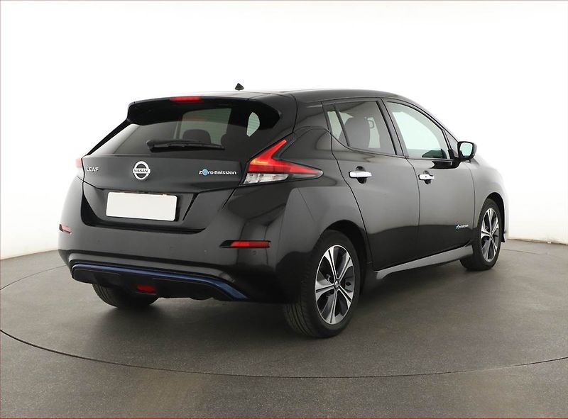 Nissan Leaf (2018) 40 kWh, SoH 81%, Automat - fotka 5 z 18