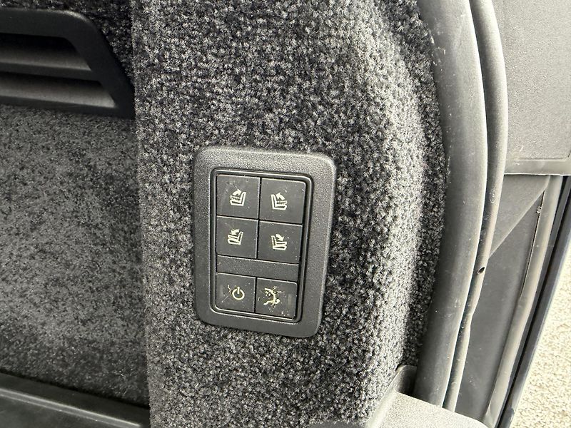 Land Rover Range Rover 4.4l V8 Autobiography - fotka 12 z 32