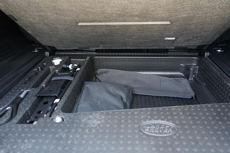 Land Rover Defender 110 S D200 - fotka 32 z 34